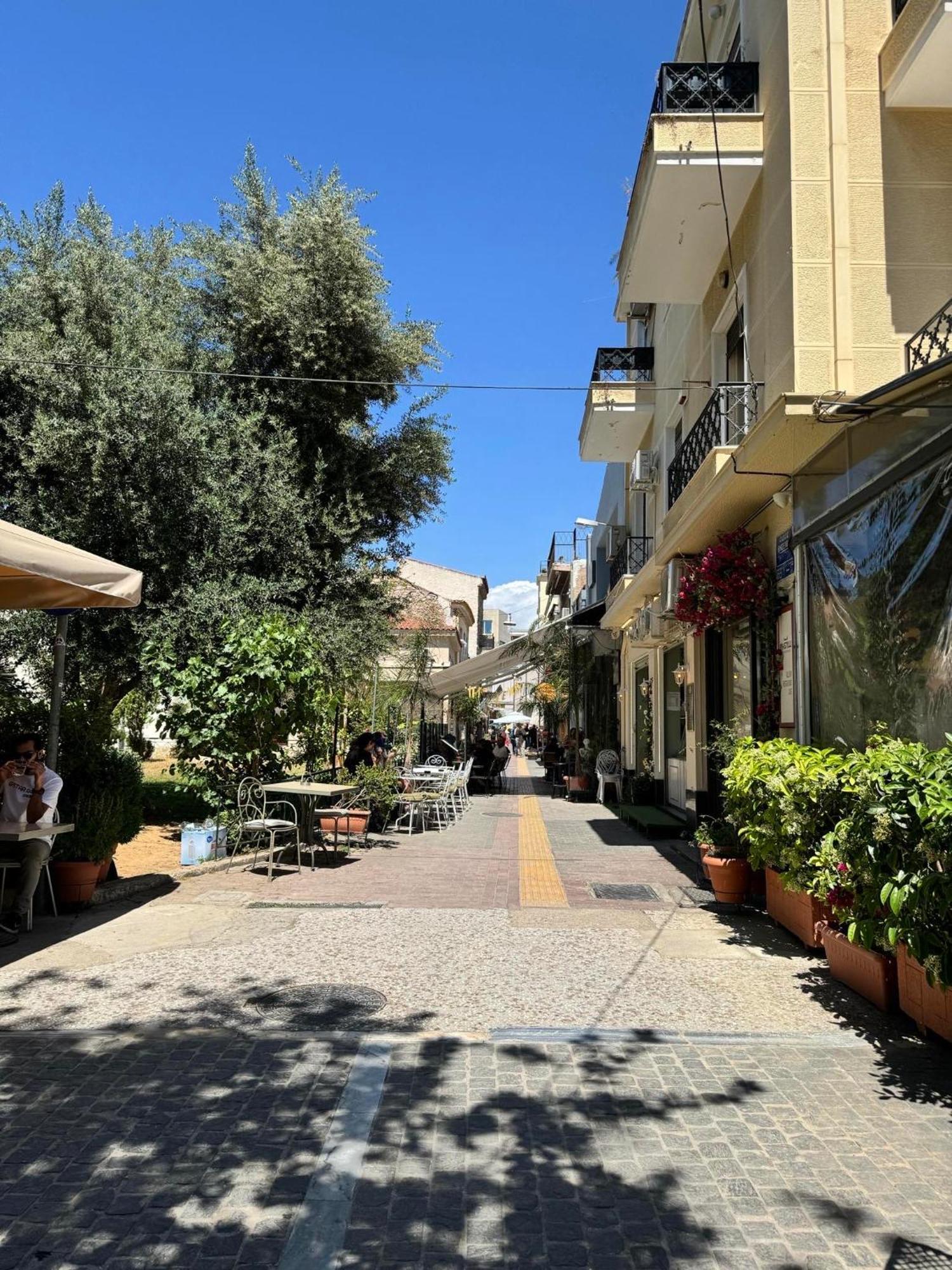 Feeling Athens, Thiseio